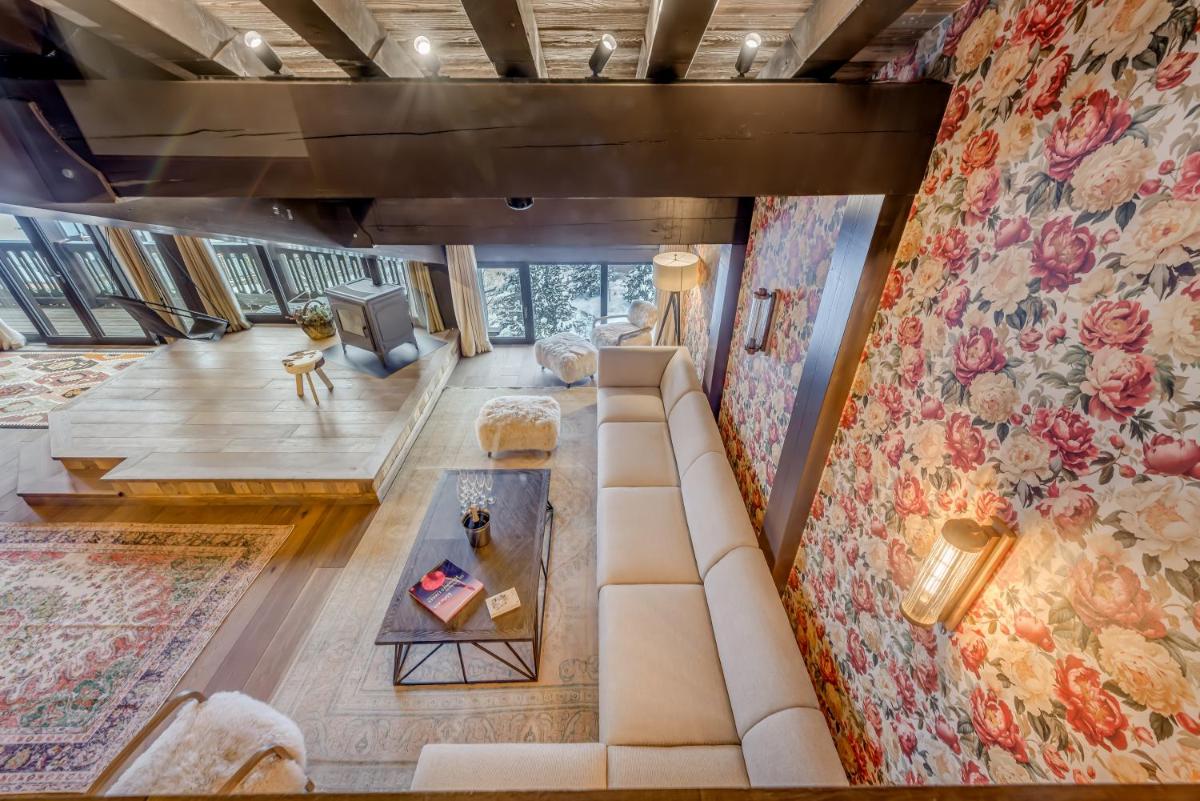 Coin salon dans l'établissement Hotel & Spa Le Val d'Isère
