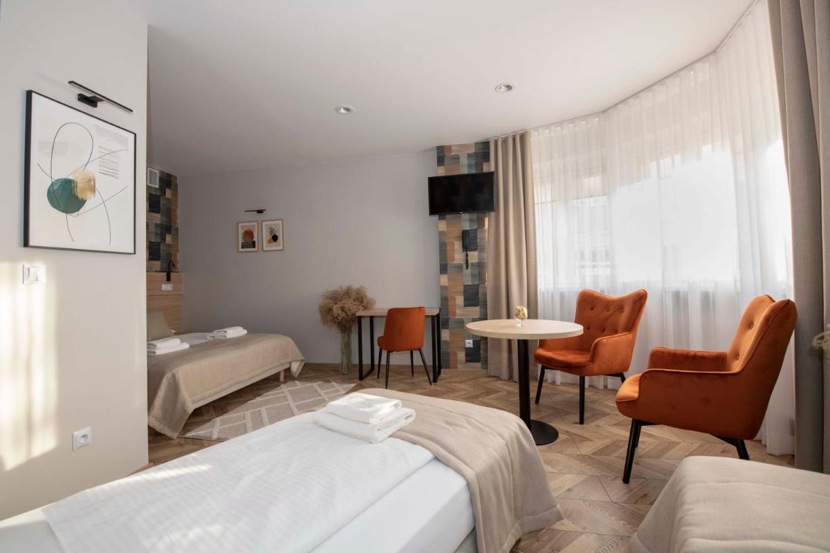 Hotel Polonia - Hizvo