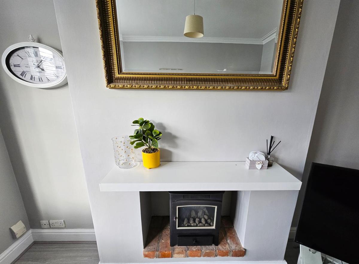 Knighton Villa - Housity