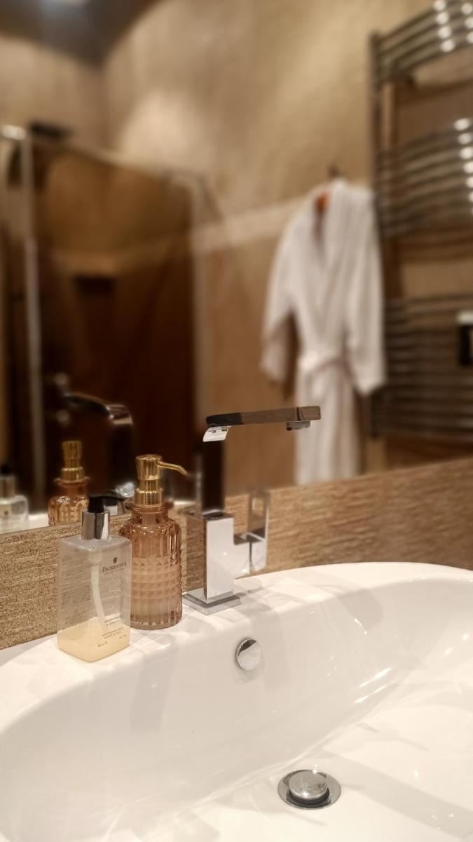 Luxury Room Well Located - Housity