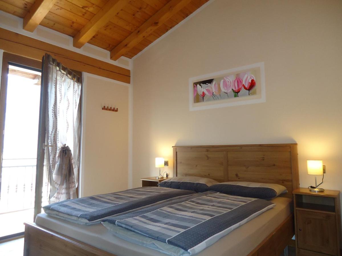 Casa Carla, bis 4 Personen, Garten, Balkon mit Blick auf den See und die Berge - Housity
