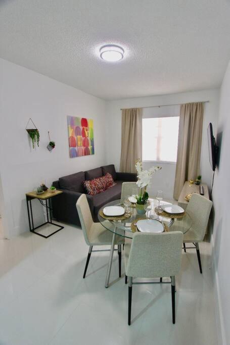 Suitetrails - BEAUTIFUL APARTMENT FOOTSTEPS FROM THE BEACH