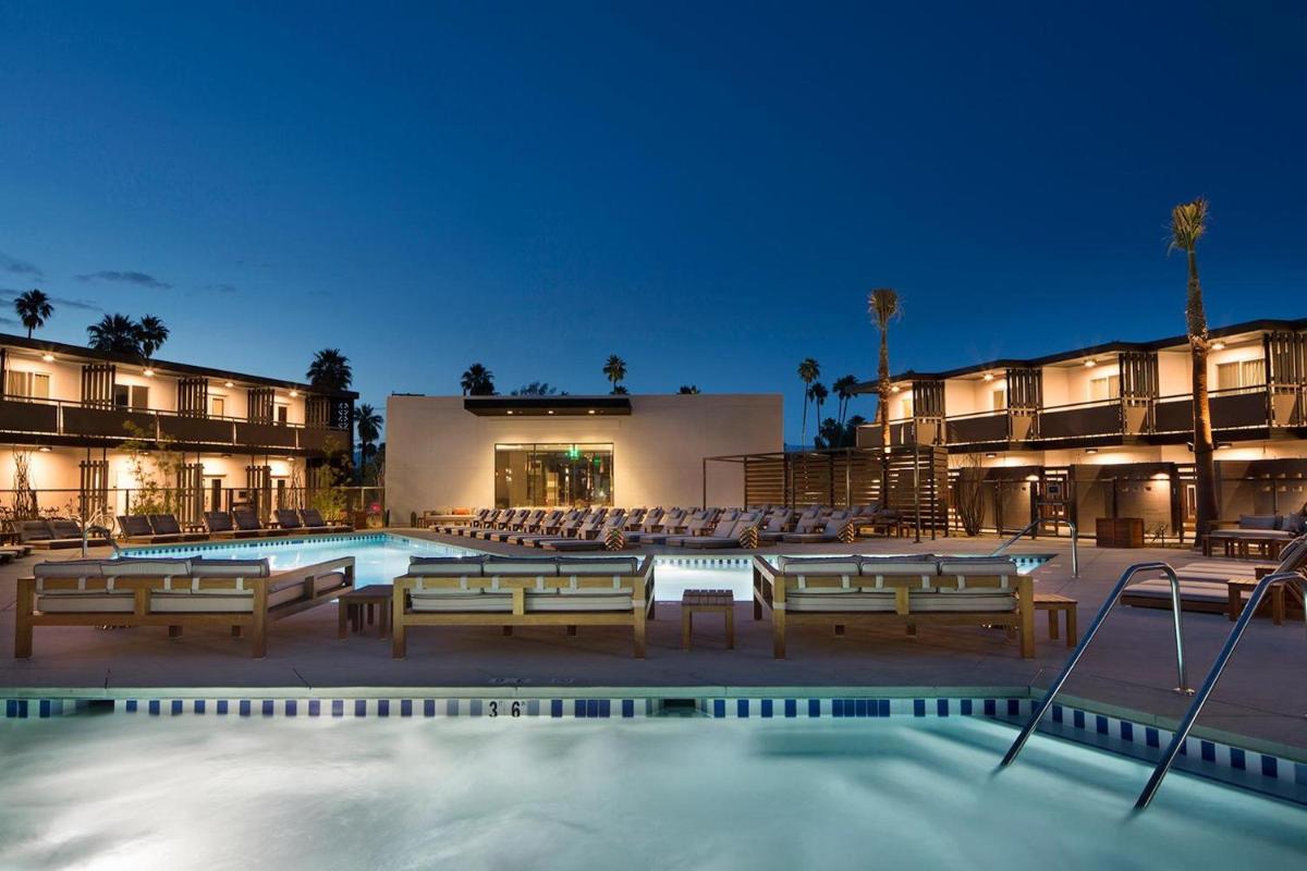 V Capri Palm Springs, a Dolce by Wyndham - Housity