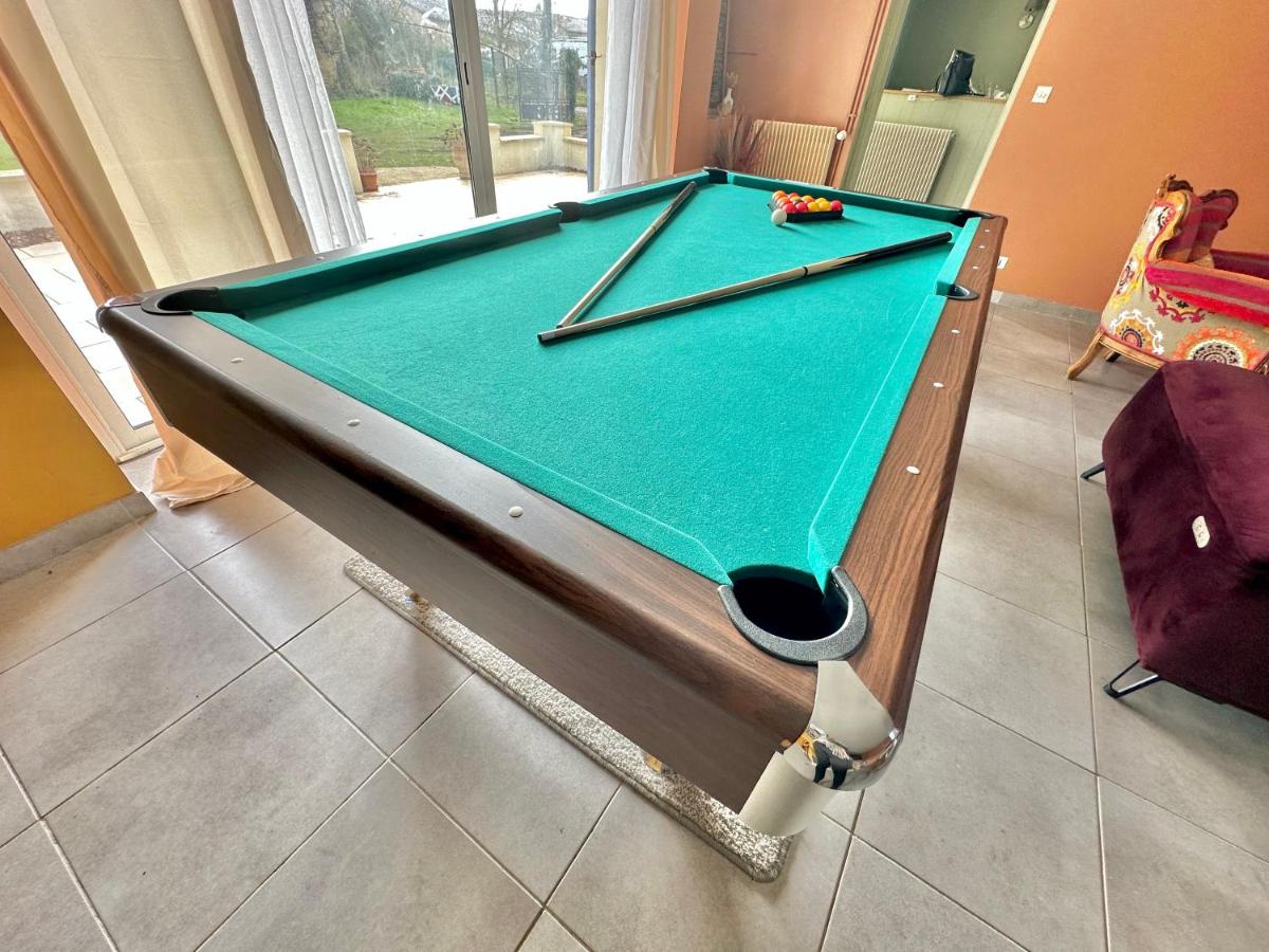 Grande Maison familiale bien équipée avec Billard - Housity