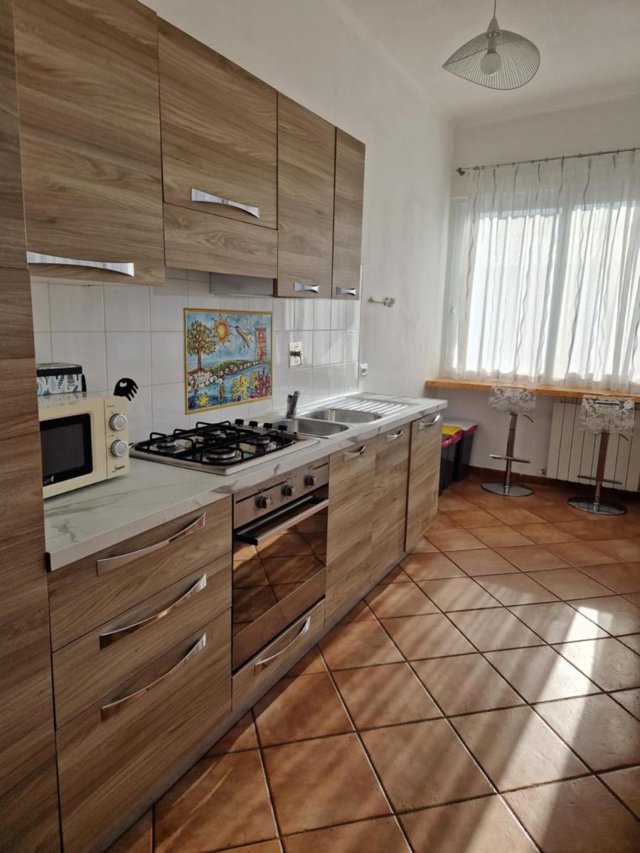 Alloggio Turistico 3 minuti da aeroporto- Fiumicino centro - Housity