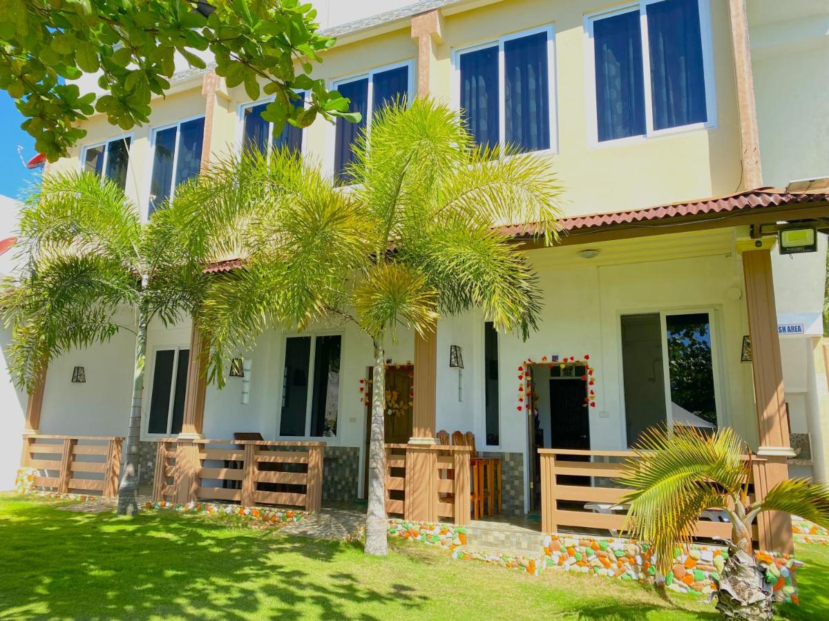 Oceanfront Beach Resort - Housity