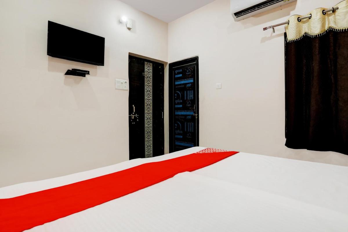 OYO Flagship Hotel Aditya Inn - Housity