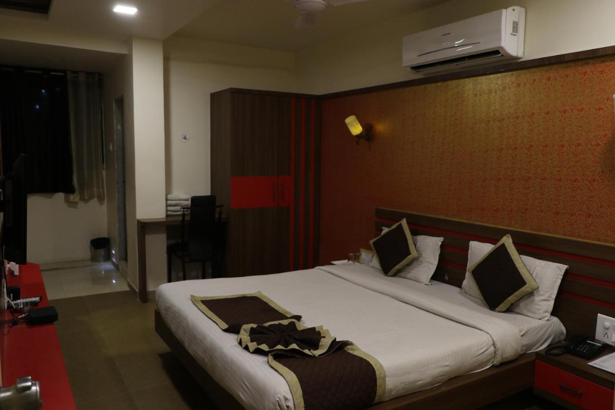 HOTEL PLATINUM - Housity