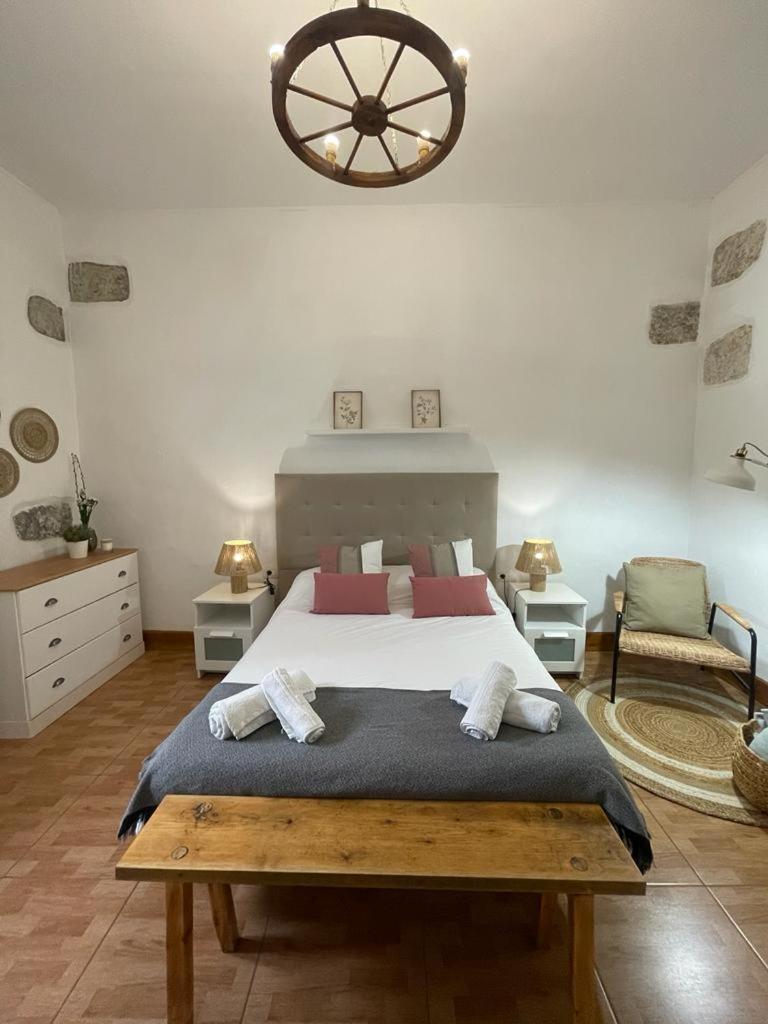 PRECIOSA CASA EMBLEMATATICA, PISCINA,WIFI - Housity