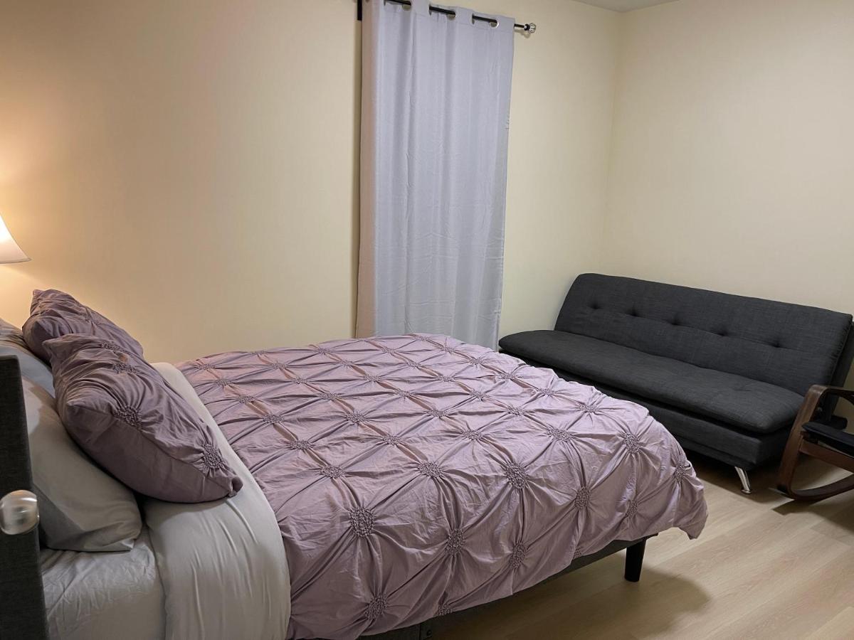 Suitetrails - Freshly Renovated Stylish Home
