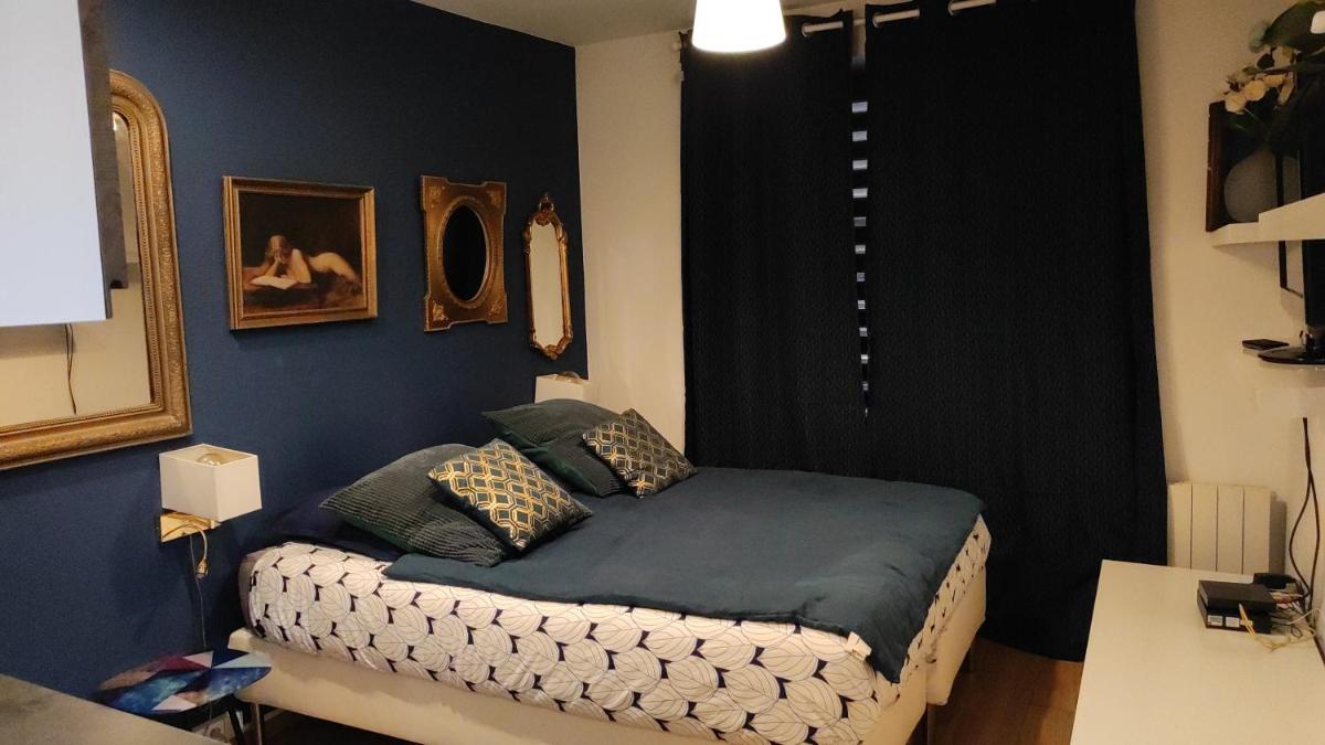 Le Moment Bleu - Housity