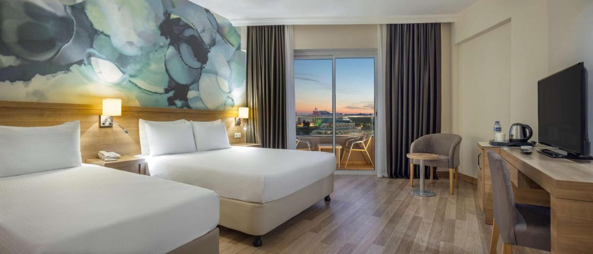 Wyndham Garden Lara - Housity