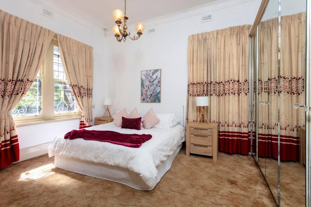 Timeless Beauty at Malvern Hill - Housity