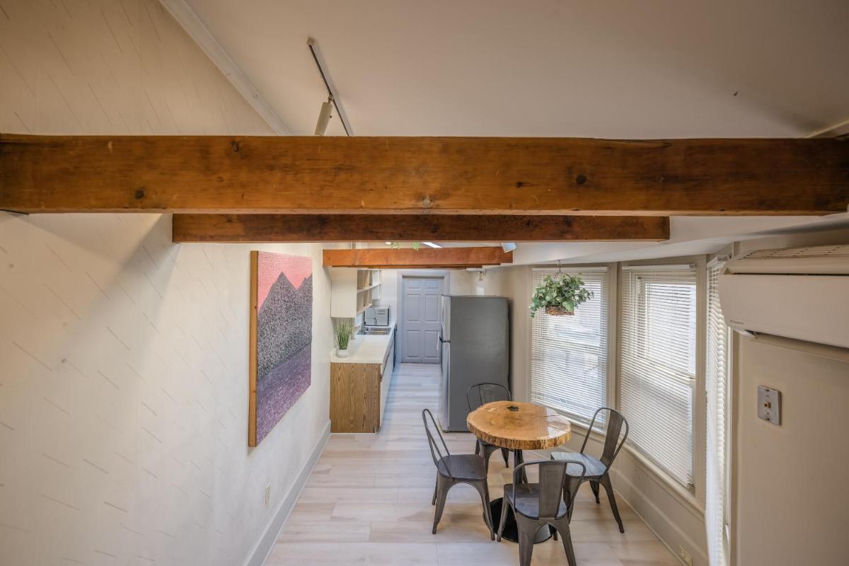 Row House Loft in Downtown Harrisburg near Hershey - Housity