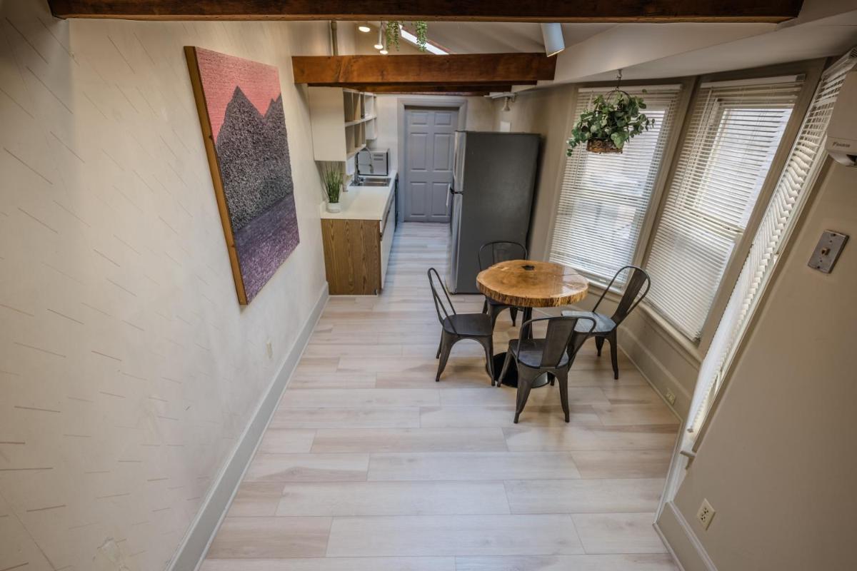Row House Loft in Downtown Harrisburg near Hershey - Housity
