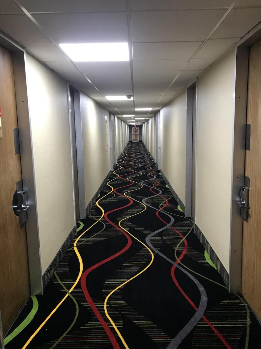Econo Lodge - Perry National Fair Ground Area - Housity