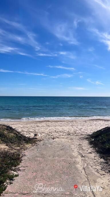 Luxury villa with a heated indoor pool and direct access to the beach - Housity