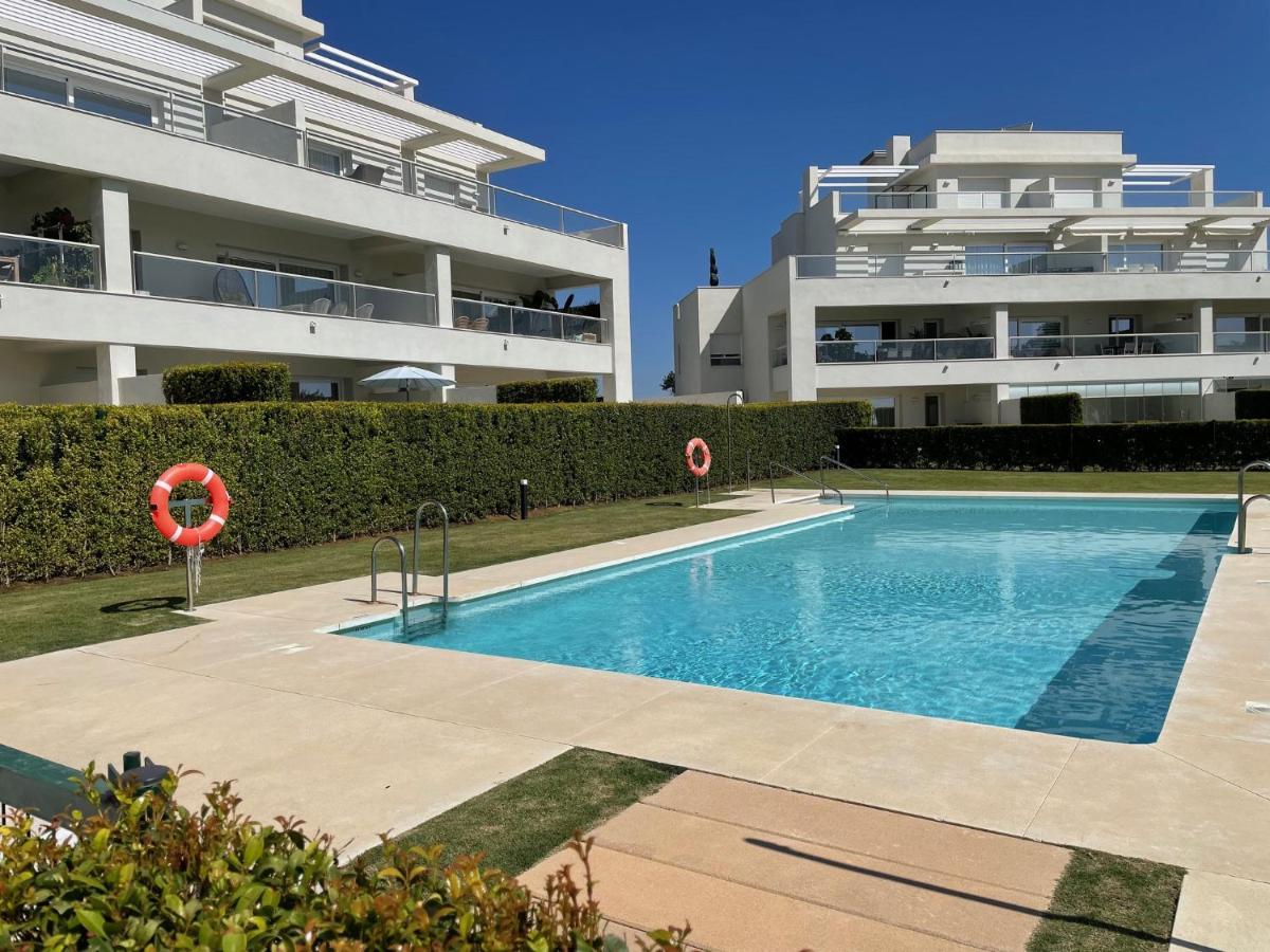 Emerald Green 2370 Golf & beach - Housity