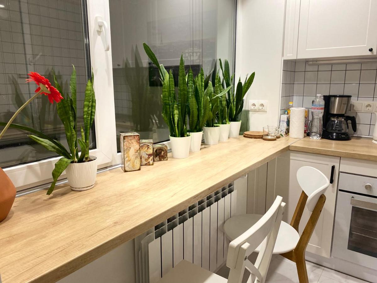 Suitetrails - Best apartments on Lyatoshinsky street