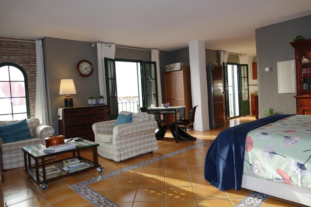 Competa Suites - Housity