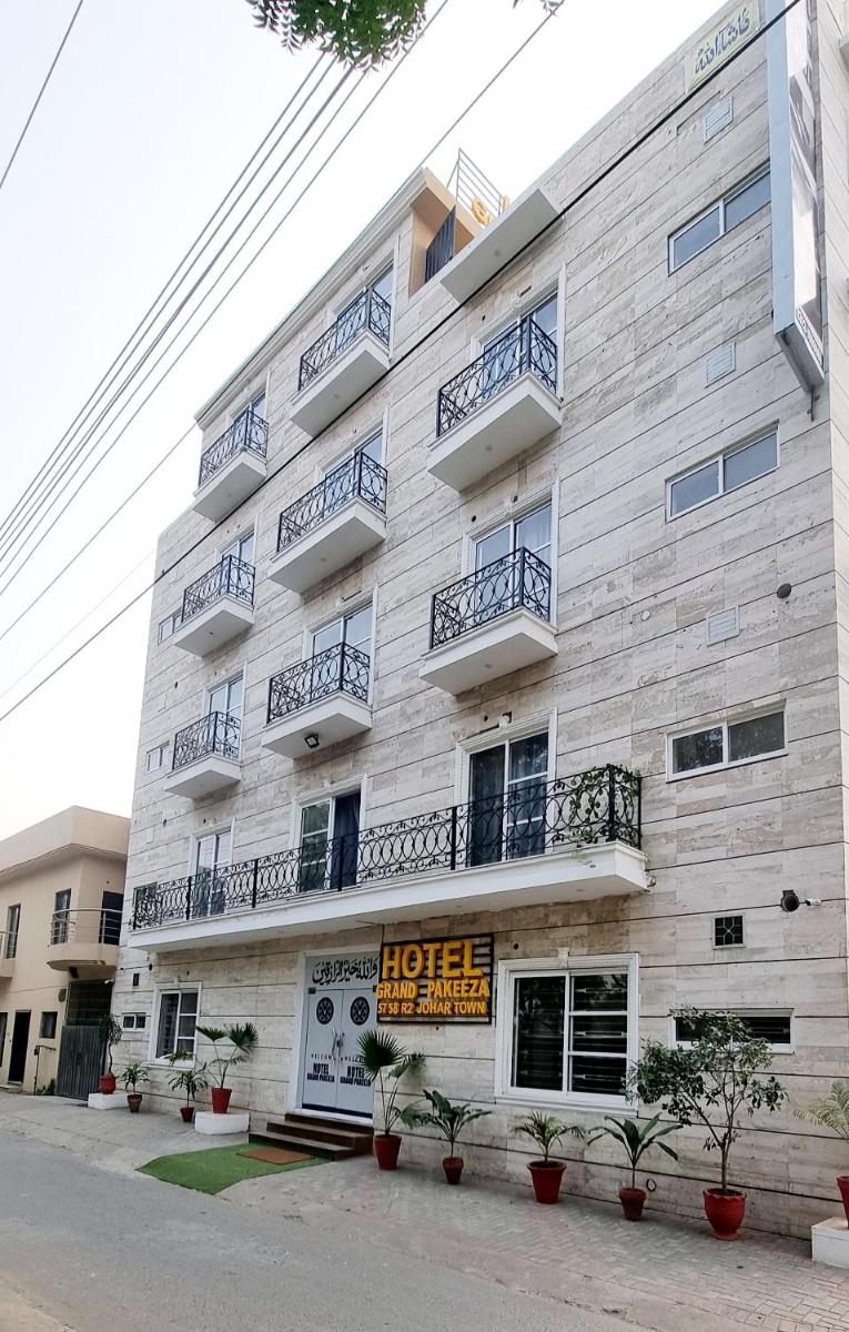 Suitetrails - Hotel Grand Pakeeza