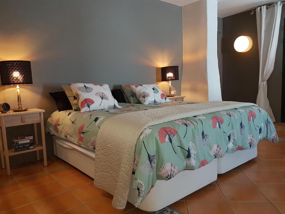 Competa Suites - Housity