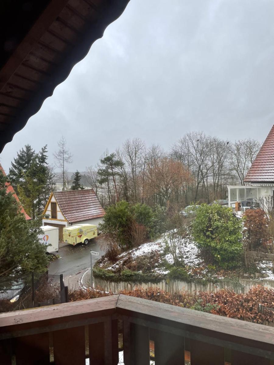 Ferienwohnung an der romantischen Straße direkt A3 und A81 - Housity