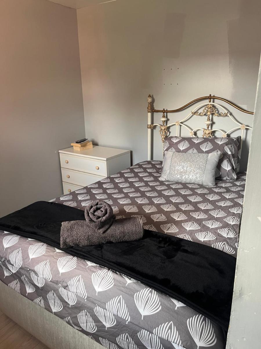 Stylish Darlington Townhouse Near A1 A66 & A19 Breakfast - Housity