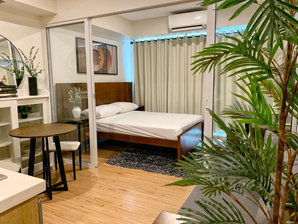 Manila Homes Azure 1BR Beach View - Housity