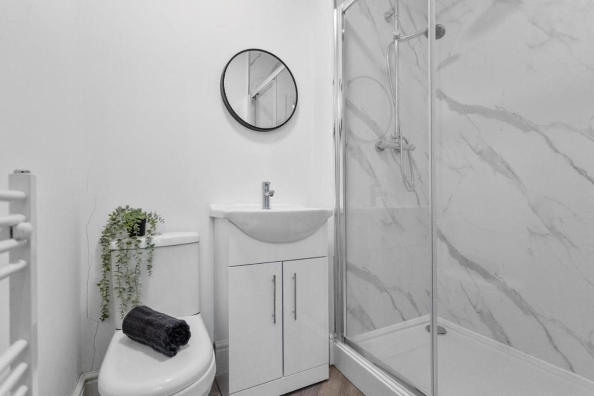 Birkenhead Aparthotel - Housity