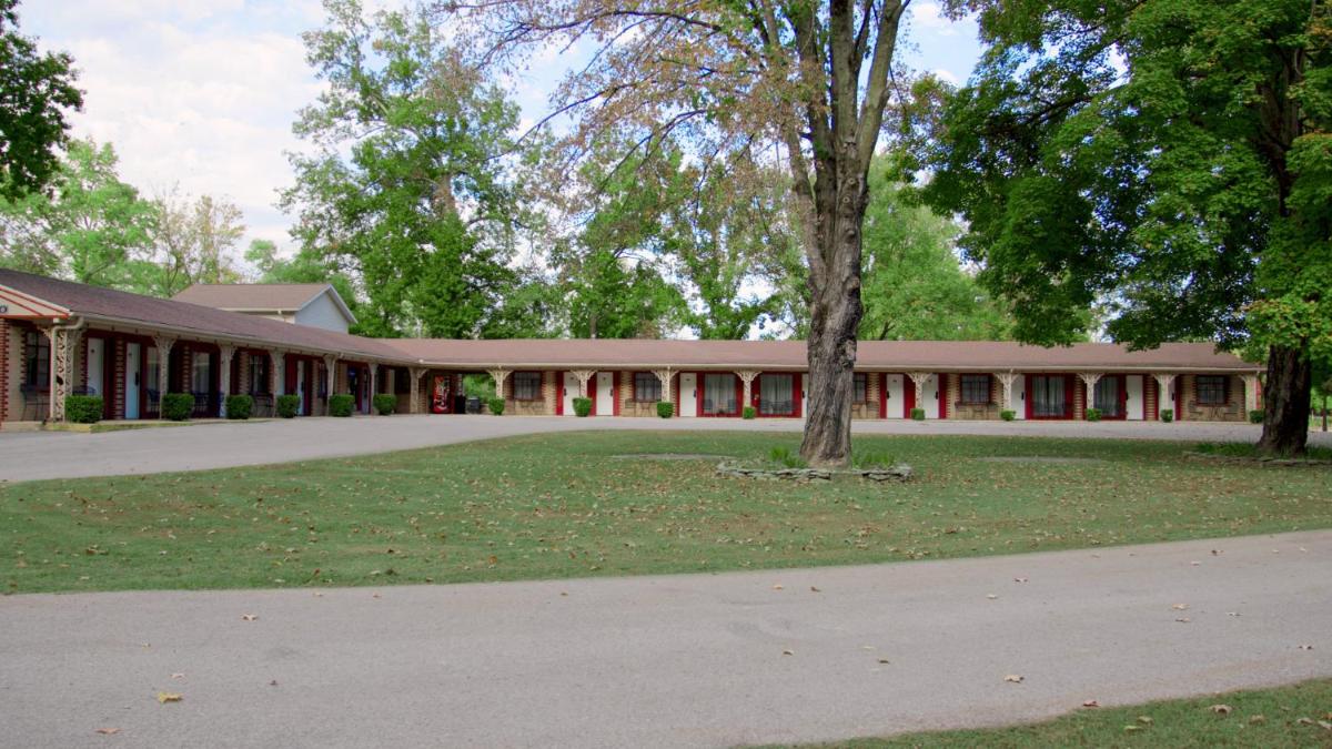 Arthur Murray's Motel - Housity
