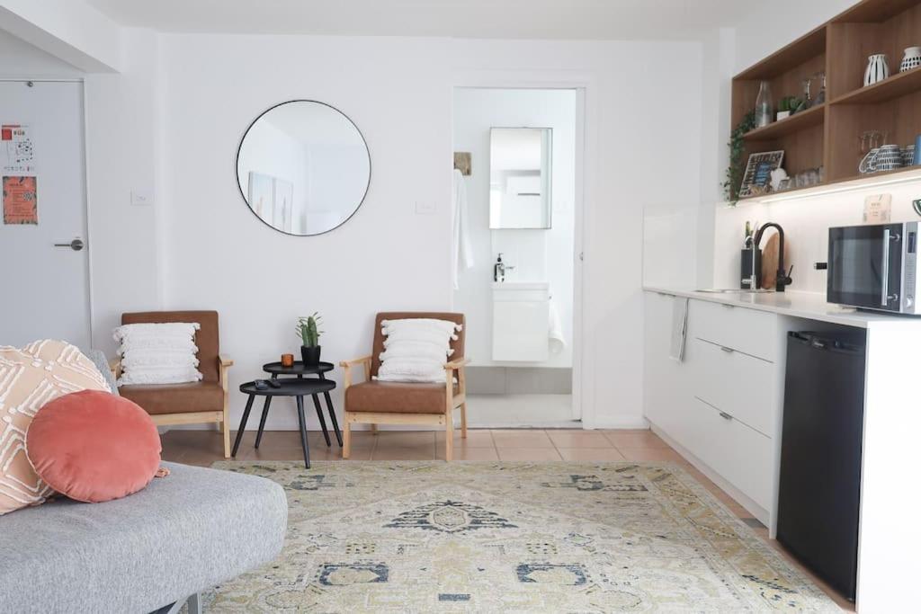 Casa Del Maya at ANNA BAY, King Suite by the Sea, AirCon, Wifi, Pets - Housity
