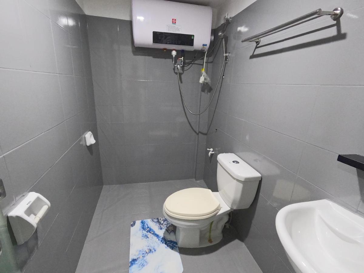 Lucky Tito Coron Dive Resort - Housity
