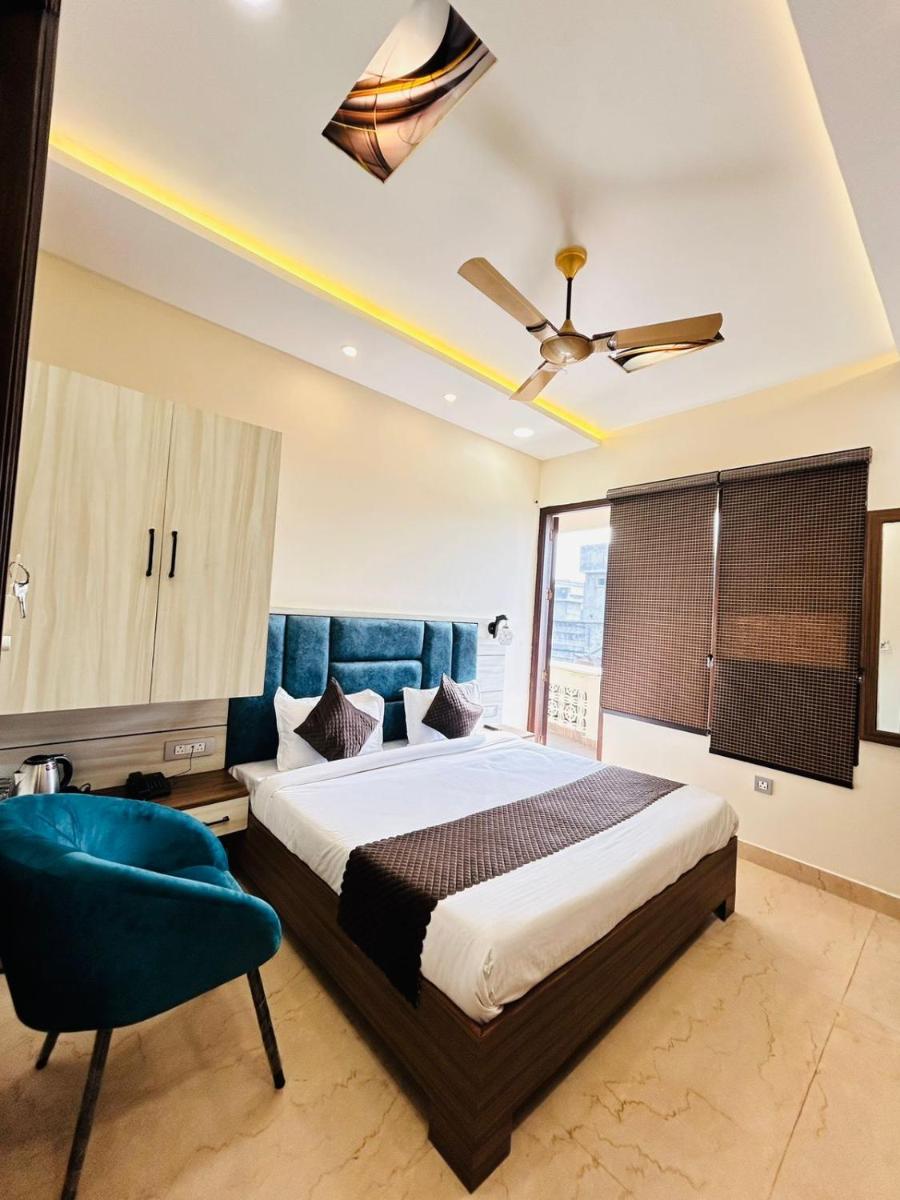 HOTEL MONGA 5 Minutes From Golden Temple - Housity