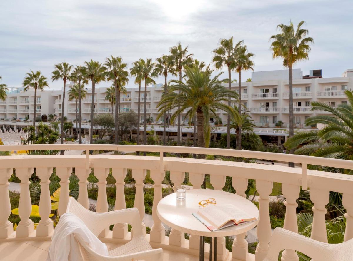 Un balcón o terraza de Iberostar Selection Albufera Park All Inclusive