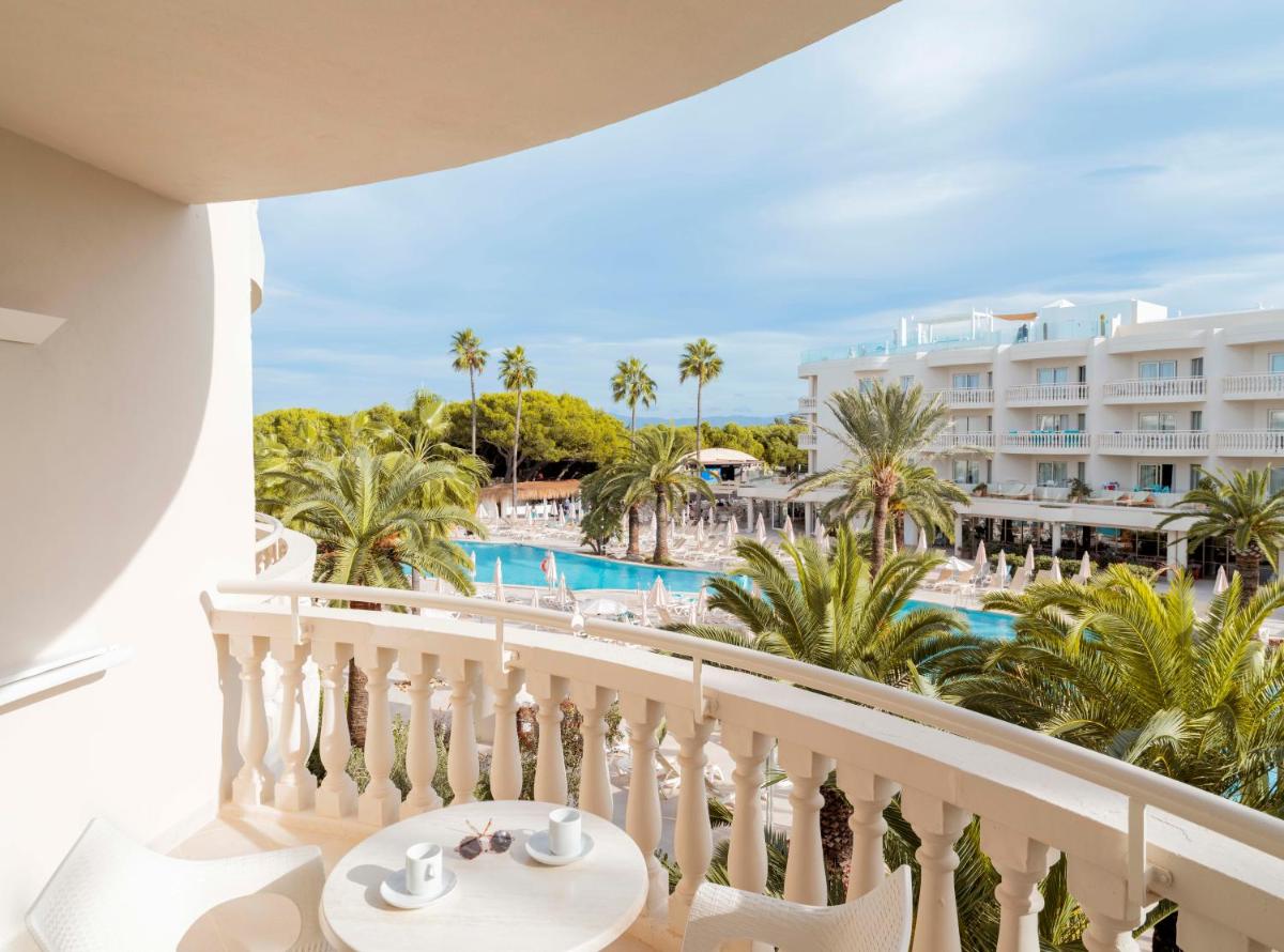 Piscina en o cerca de Iberostar Selection Albufera Park All Inclusive