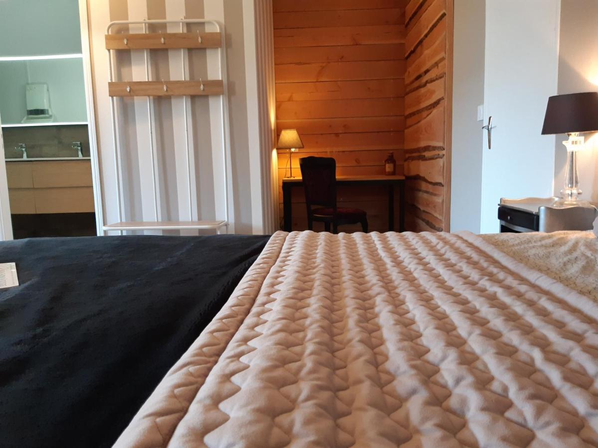 Manoir Saint-Pardoux 63680 - Housity