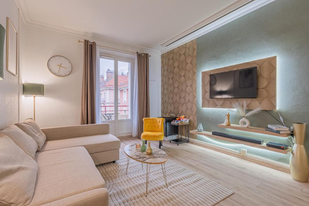 Luxury Cinephile - Netflix - 2 Balcons - Garage Privé - Minibar - Housity