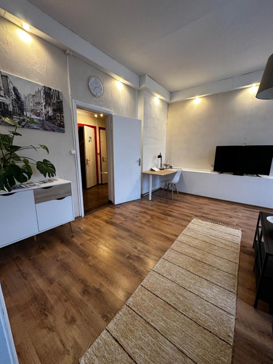 Family Apartment near Kadriorg Swan Pond - Housity