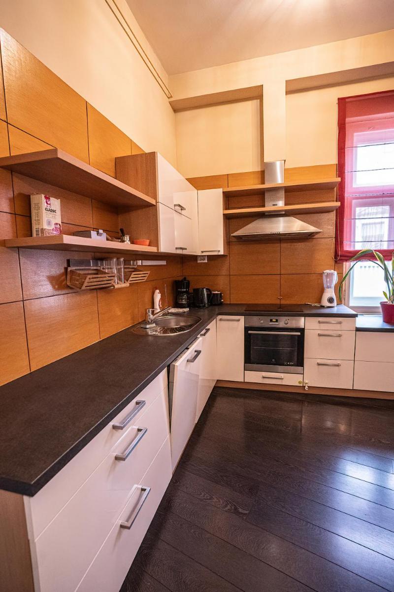 Kelemen Apartment - Housity