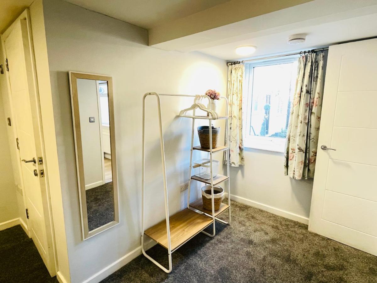 10 Bromleys Court - Housity