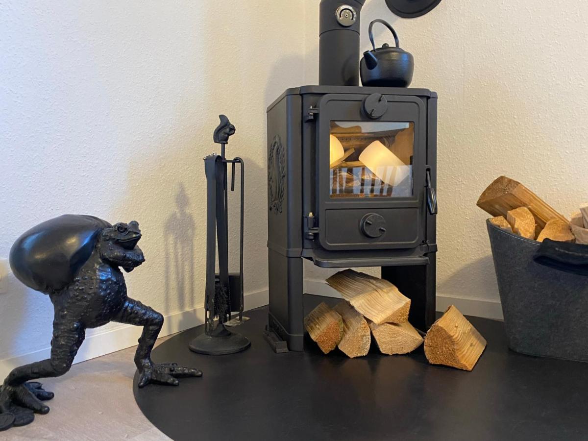 Schwedenhaus mit Holzofen & Außenkamin auf 1400m2 - Housity