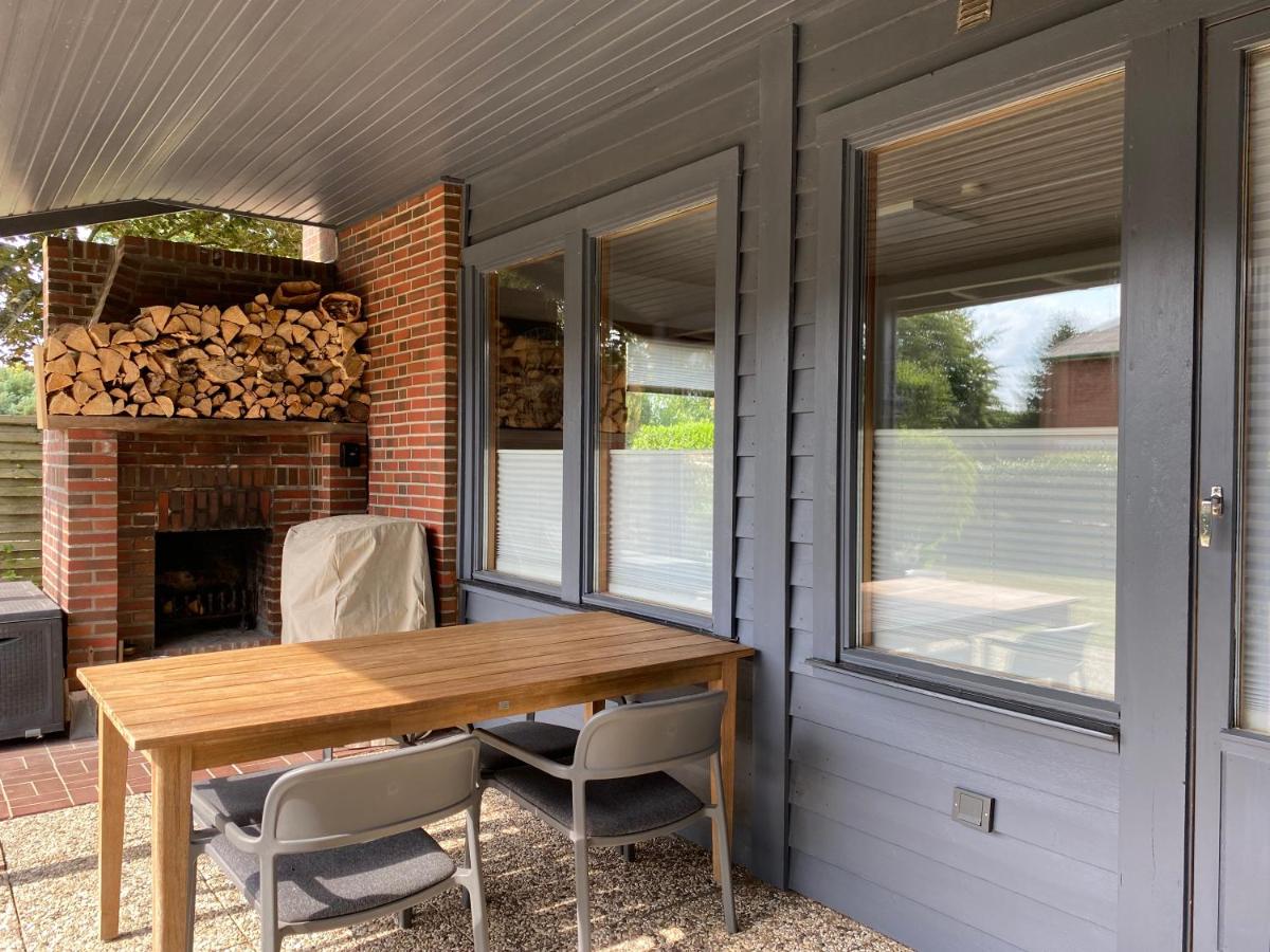 Schwedenhaus mit Holzofen & Außenkamin auf 1400m2 - Housity