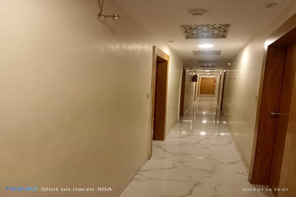 Hotel New Lake View - Housity