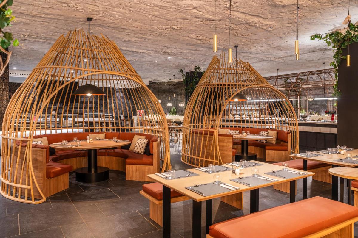 Un restaurante o sitio para comer en Barceló Playa Blanca