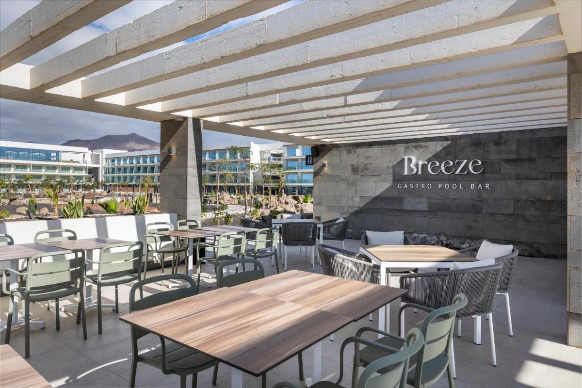 Un restaurante o sitio para comer en Barceló Playa Blanca