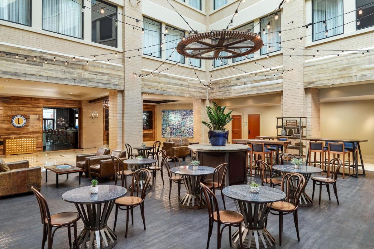 Renaissance New Orleans Arts Warehouse District Hotel - Housity