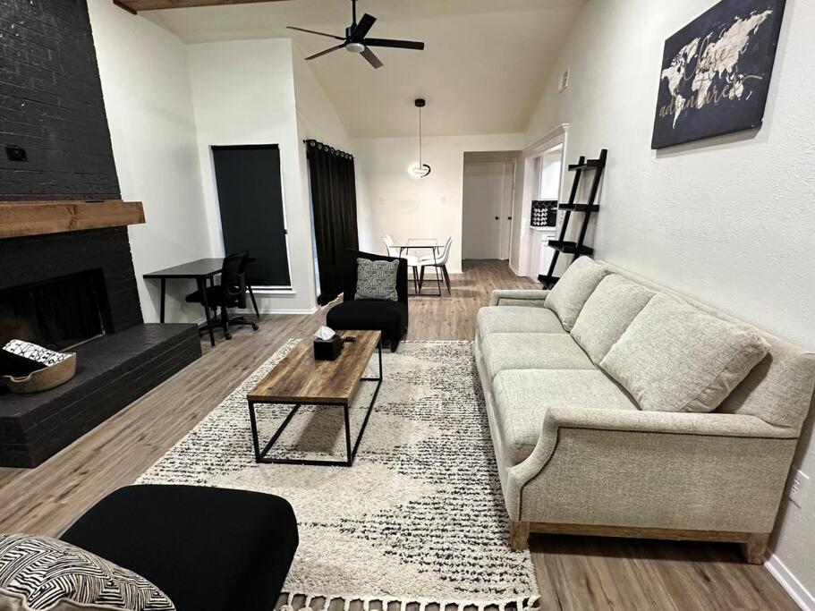 Newly Updated Cozy Home - Housity