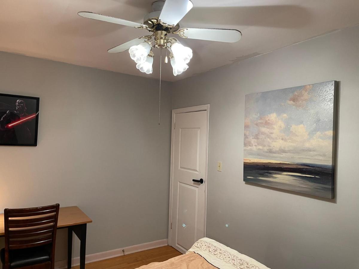 Bright room in a castle - Housity