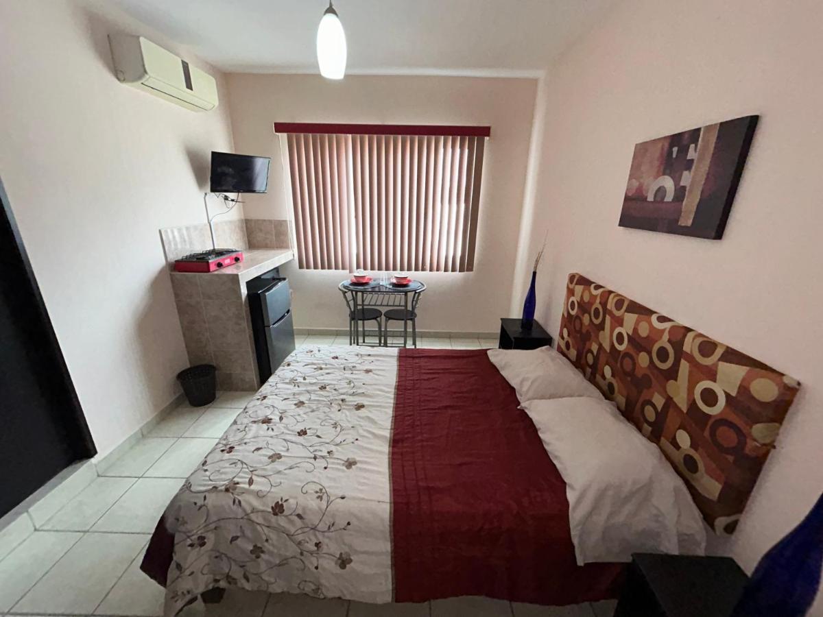 Habitaciones Amuebladas Castillo98 - Housity
